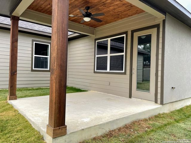 133 W Pat Dolan, Blanco, TX 78606