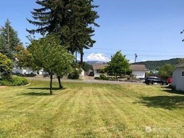 116 Pennsylvania Avenue N, Eatonville, WA 98328