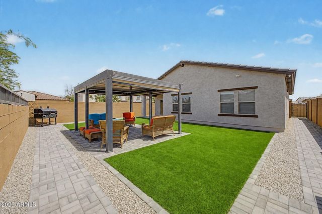 8620 W HAYWARD Avenue, Glendale, AZ 85305