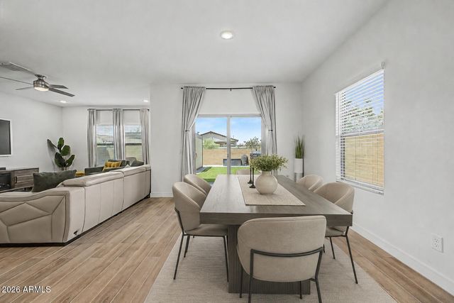 8620 W HAYWARD Avenue, Glendale, AZ 85305