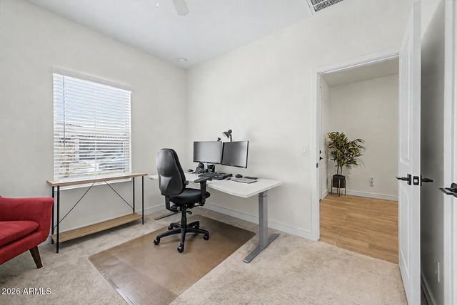 8620 W HAYWARD Avenue, Glendale, AZ 85305
