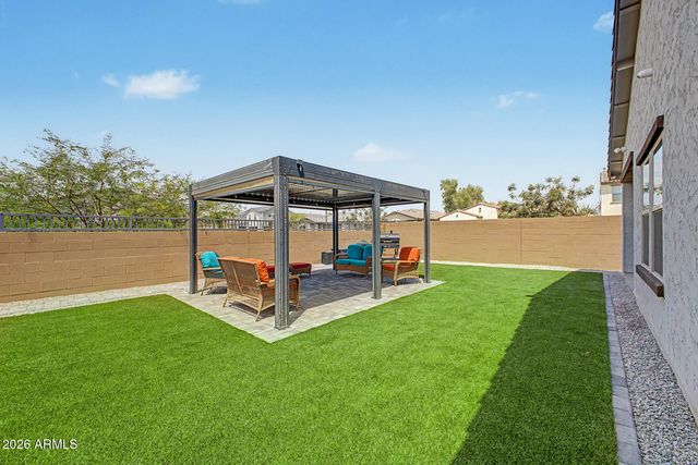 8620 W HAYWARD Avenue, Glendale, AZ 85305