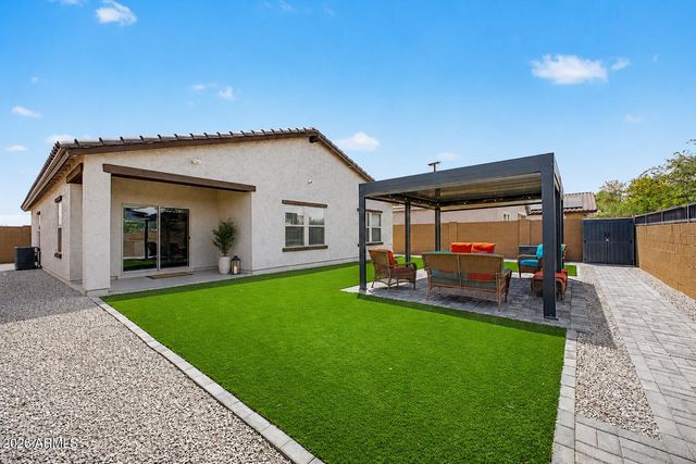 8620 W HAYWARD Avenue, Glendale, AZ 85305