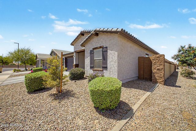 8620 W HAYWARD Avenue, Glendale, AZ 85305