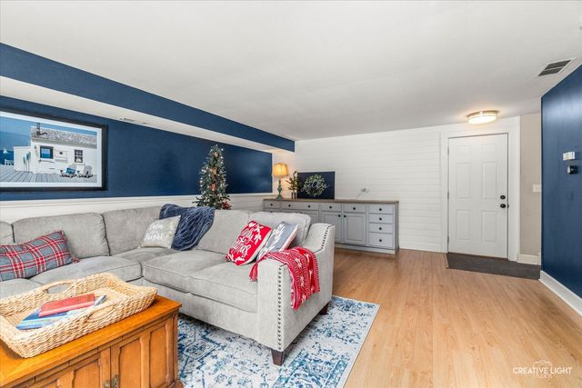 806 Fellows Street, St. Charles, IL 60174