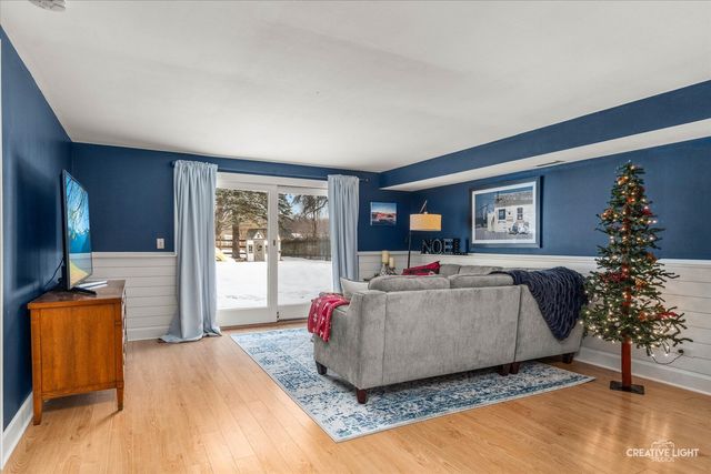 806 Fellows Street, St. Charles, IL 60174