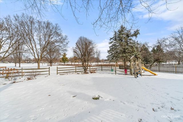 806 Fellows Street, St. Charles, IL 60174