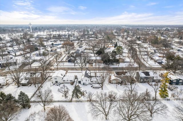 806 Fellows Street, St. Charles, IL 60174