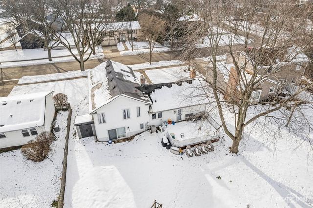 806 Fellows Street, St. Charles, IL 60174