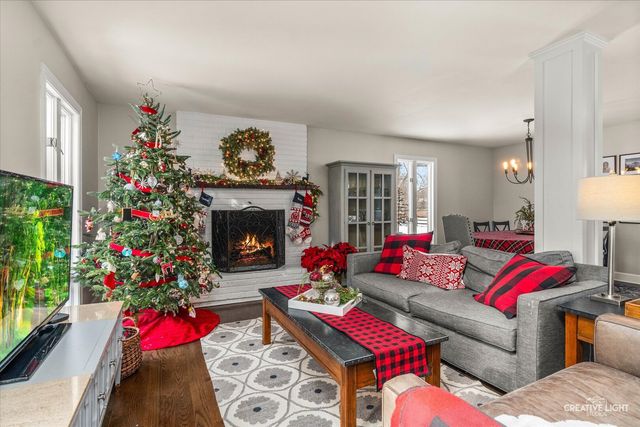 806 Fellows Street, St. Charles, IL 60174