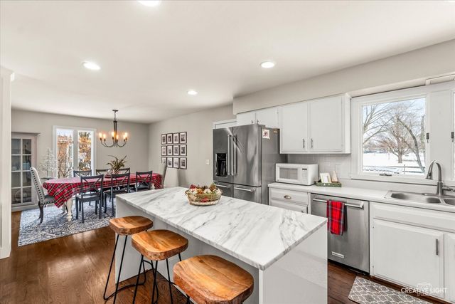 806 Fellows Street, St. Charles, IL 60174