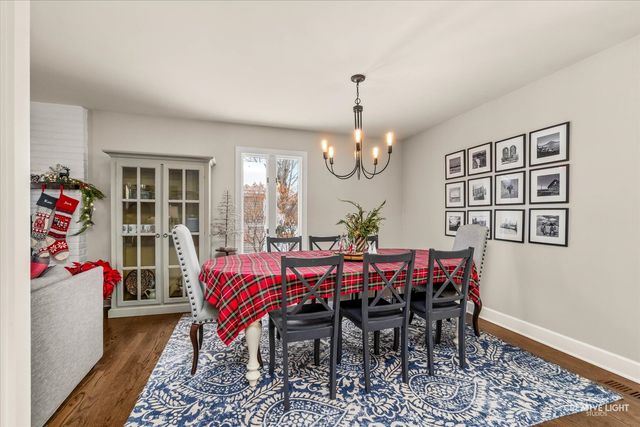 806 Fellows Street, St. Charles, IL 60174