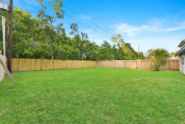 2322 Aprilmont Drive, Sugar Land, TX 77498