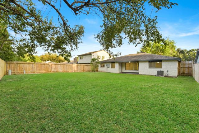 2322 Aprilmont Drive, Sugar Land, TX 77498