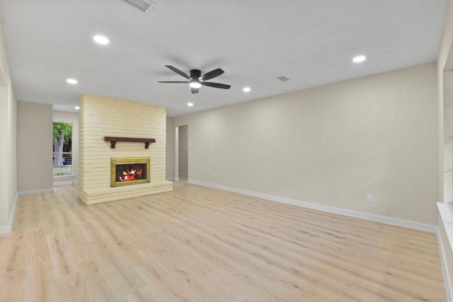 2322 Aprilmont Drive, Sugar Land, TX 77498