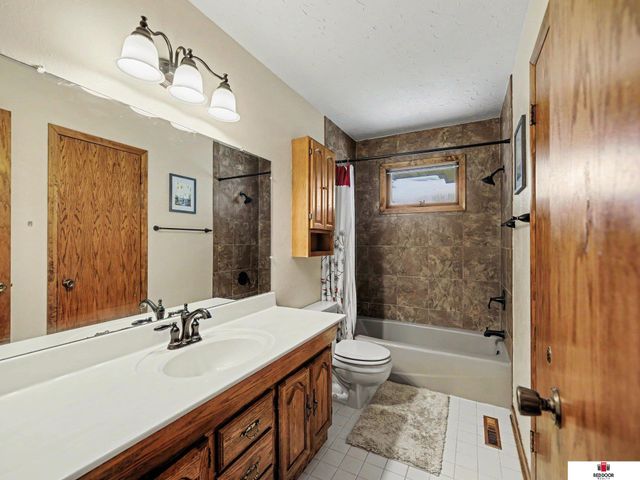 14500 Elder Circle, Plattsmouth, NE 68048
