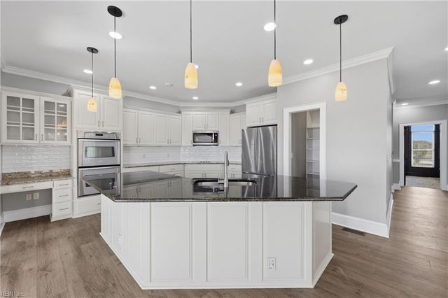 503 Pointe Vista DR, Elizabeth City, NC 27909