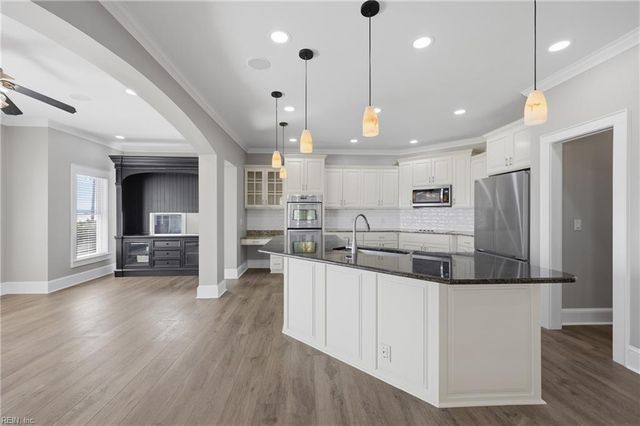 503 Pointe Vista DR, Elizabeth City, NC 27909