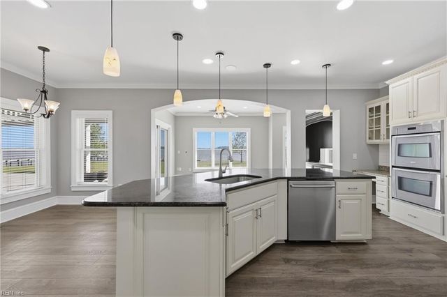 503 Pointe Vista DR, Elizabeth City, NC 27909