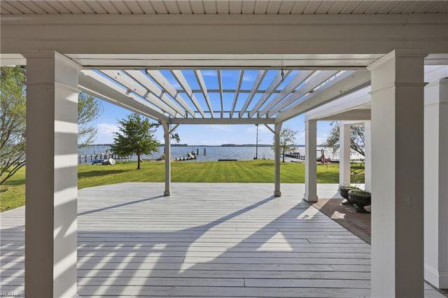 503 Pointe Vista DR, Elizabeth City, NC 27909