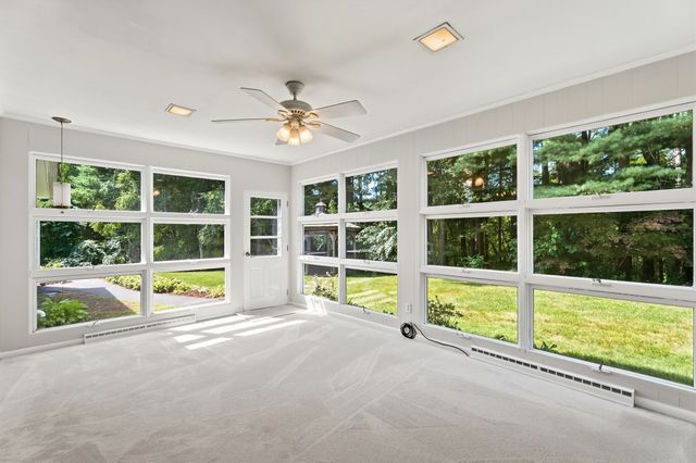 9 Hidden Way, Chelmsford, MA 01824