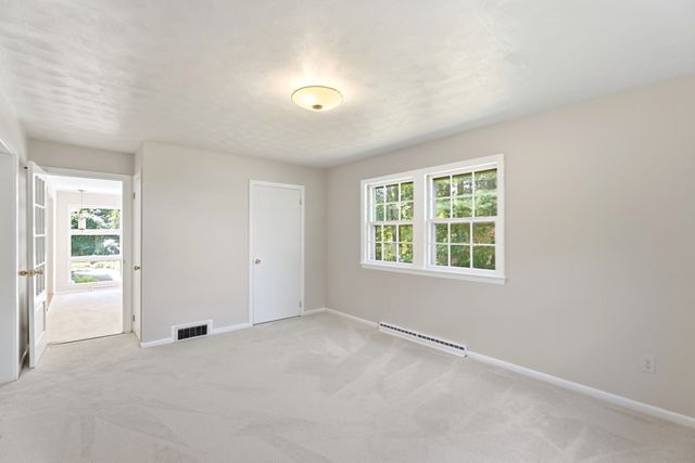 9 Hidden Way, Chelmsford, MA 01824