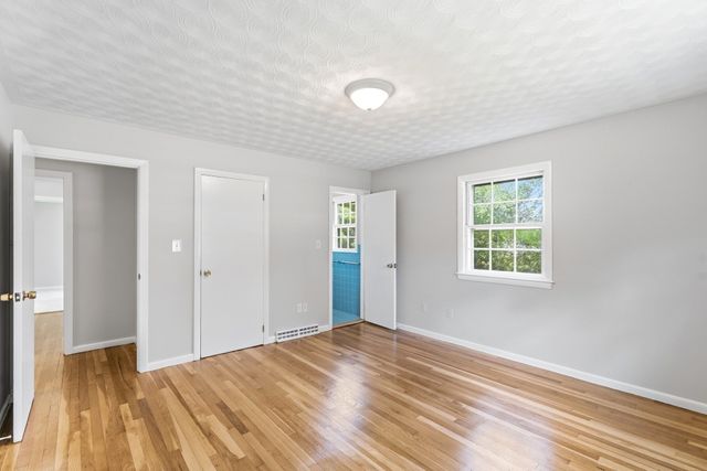 9 Hidden Way, Chelmsford, MA 01824