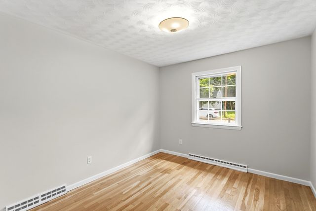 9 Hidden Way, Chelmsford, MA 01824