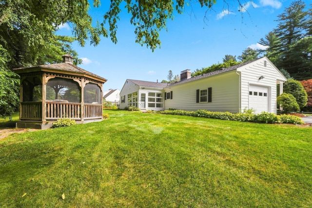 9 Hidden Way, Chelmsford, MA 01824
