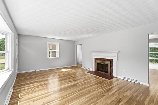 9 Hidden Way, Chelmsford, MA 01824
