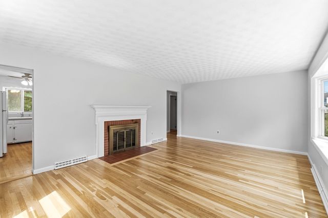 9 Hidden Way, Chelmsford, MA 01824