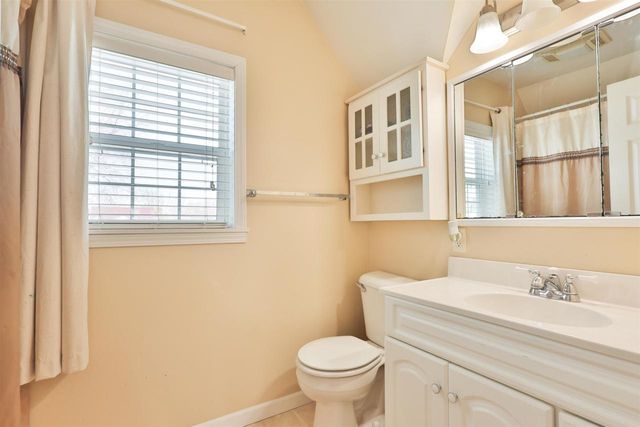 219 N 2ND STREET, Abbotsford, WI 54405