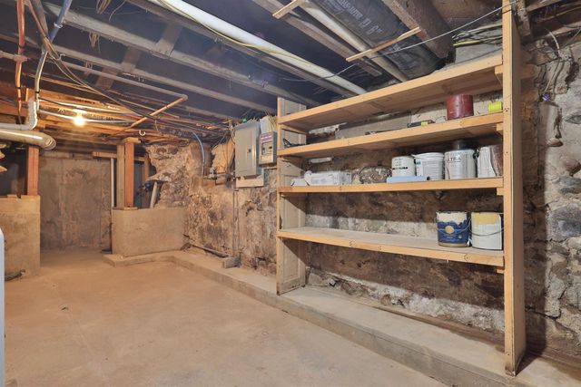 219 N 2ND STREET, Abbotsford, WI 54405