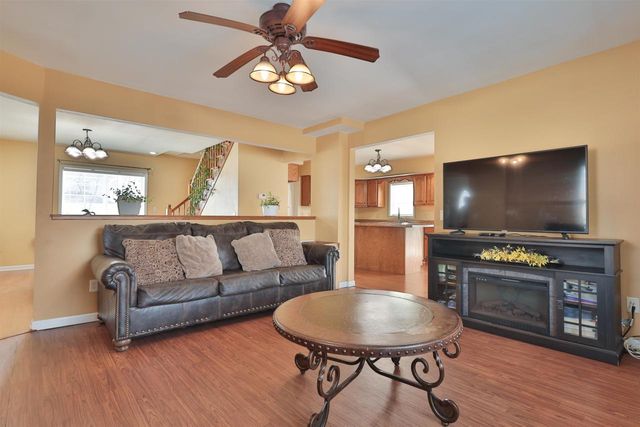 219 N 2ND STREET, Abbotsford, WI 54405