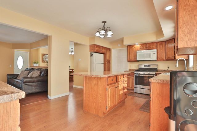 219 N 2ND STREET, Abbotsford, WI 54405