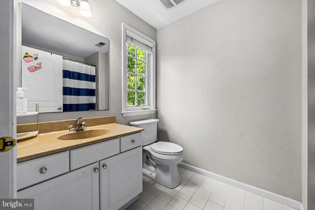 5 SOMERTON SQ, Medford, NJ 08055