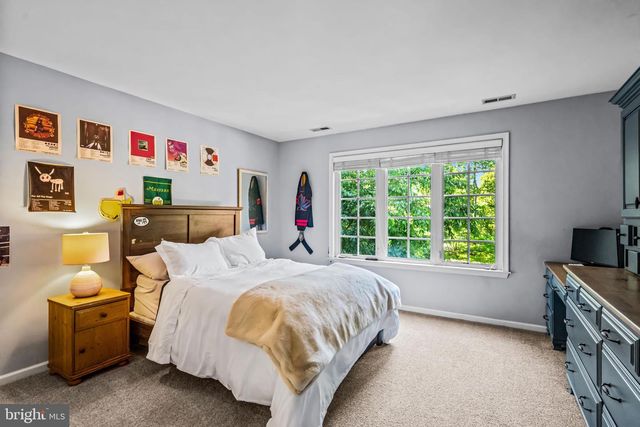 5 SOMERTON SQ, Medford, NJ 08055
