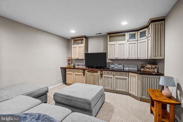 5 SOMERTON SQ, Medford, NJ 08055