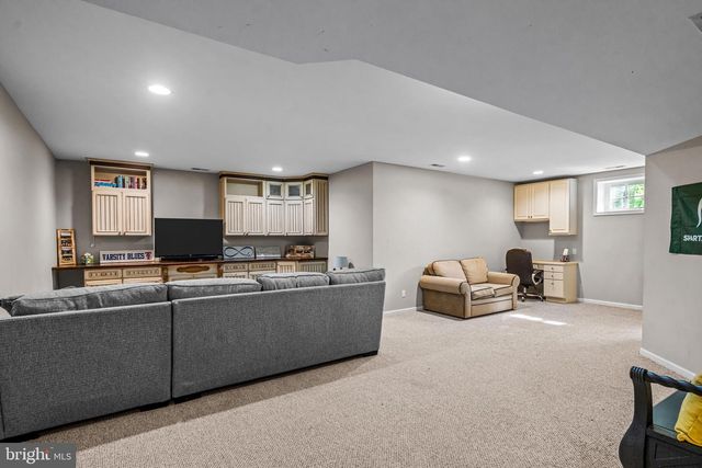 5 SOMERTON SQ, Medford, NJ 08055