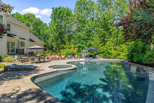 5 SOMERTON SQ, Medford, NJ 08055