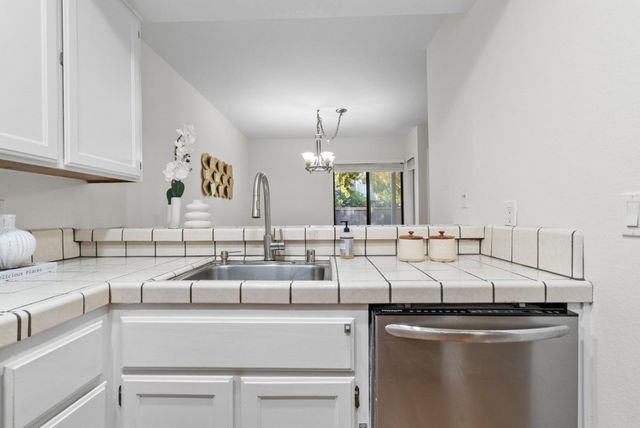 964 La Barbera Drive, San Jose, CA 95126