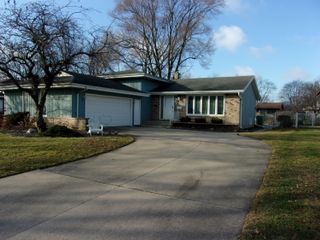 8778 Madison Avenue, Munster, IN 46321