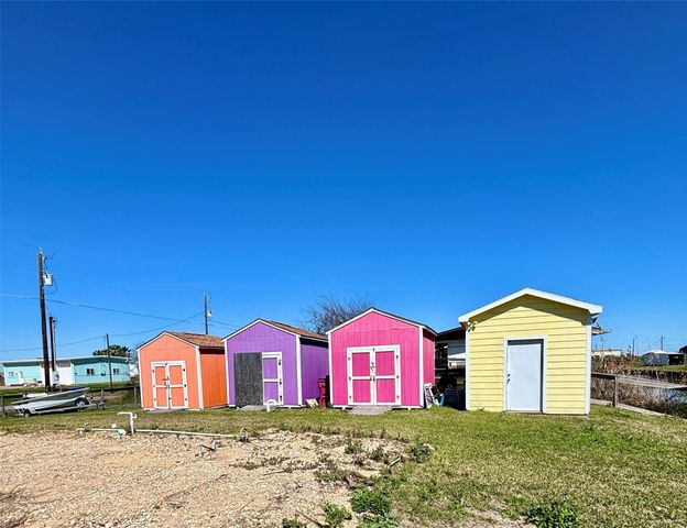 355 County Road 202, Sargent, TX 77414