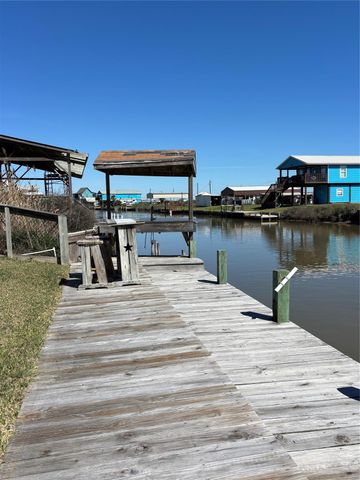 355 County Road 202, Sargent, TX 77414