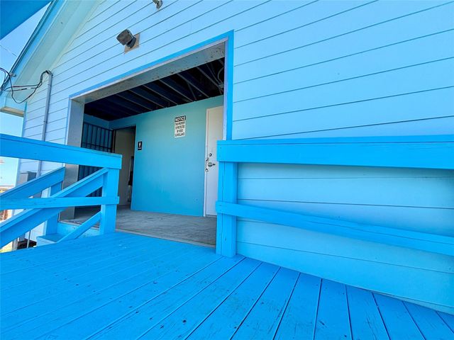 355 County Road 202, Sargent, TX 77414