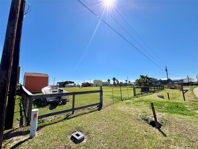 355 County Road 202, Sargent, TX 77414