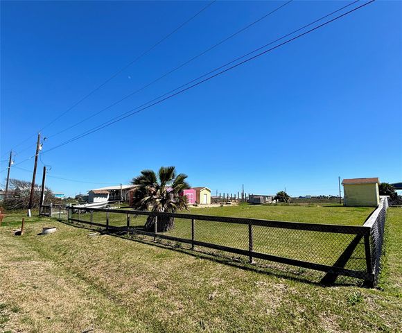 355 County Road 202, Sargent, TX 77414