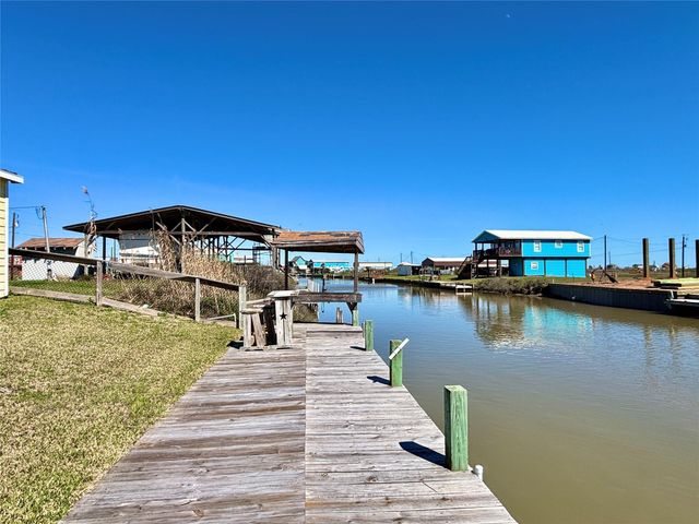 355 County Road 202, Sargent, TX 77414