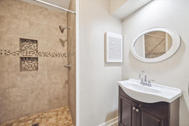 12007 Fairpoint Drive, Houston, TX 77099