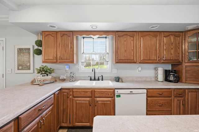 106 N County Road 200 East, Connersville, IN 47331